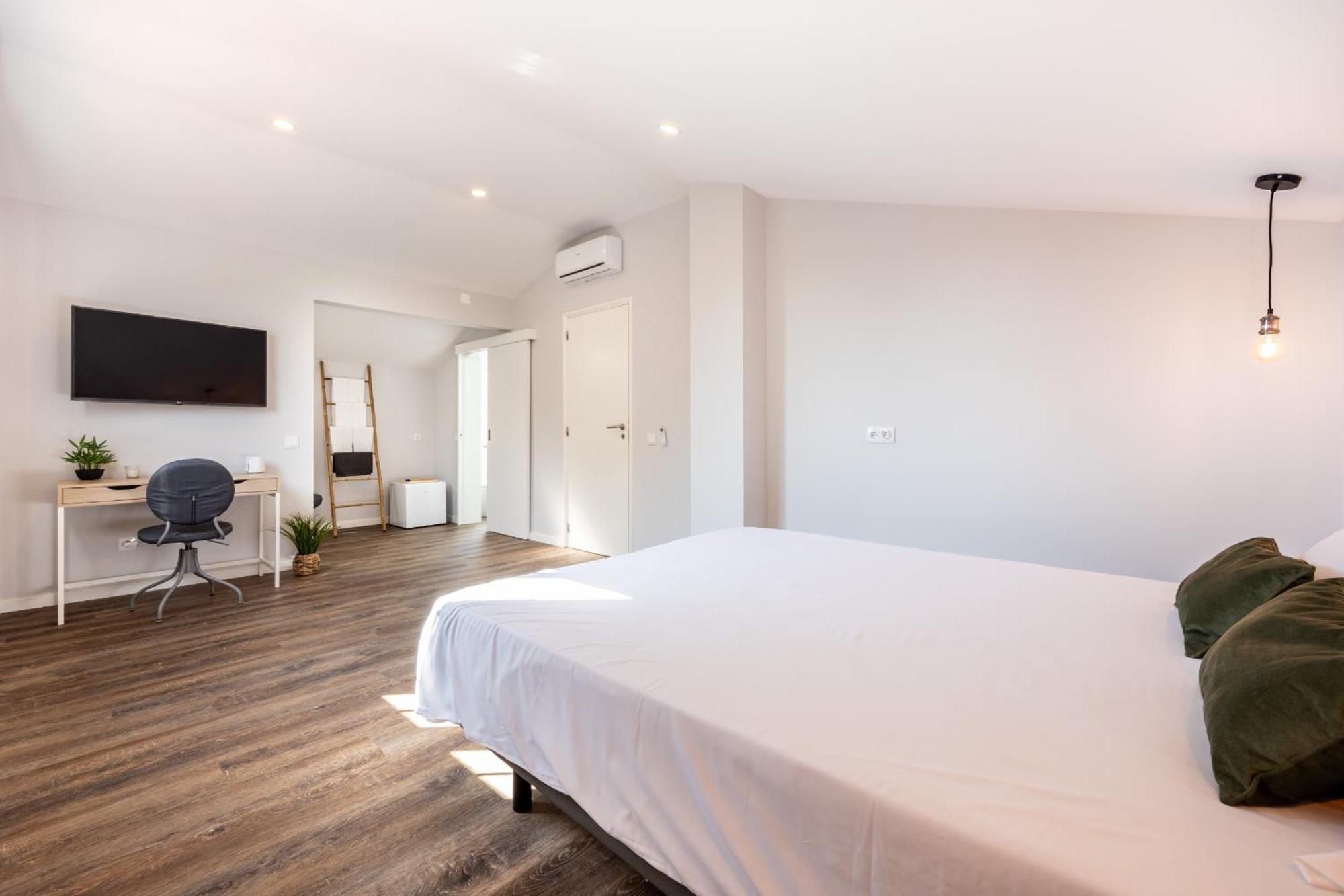 Angra Charming Suites By Seewest Angra do Heroismo Luaran gambar