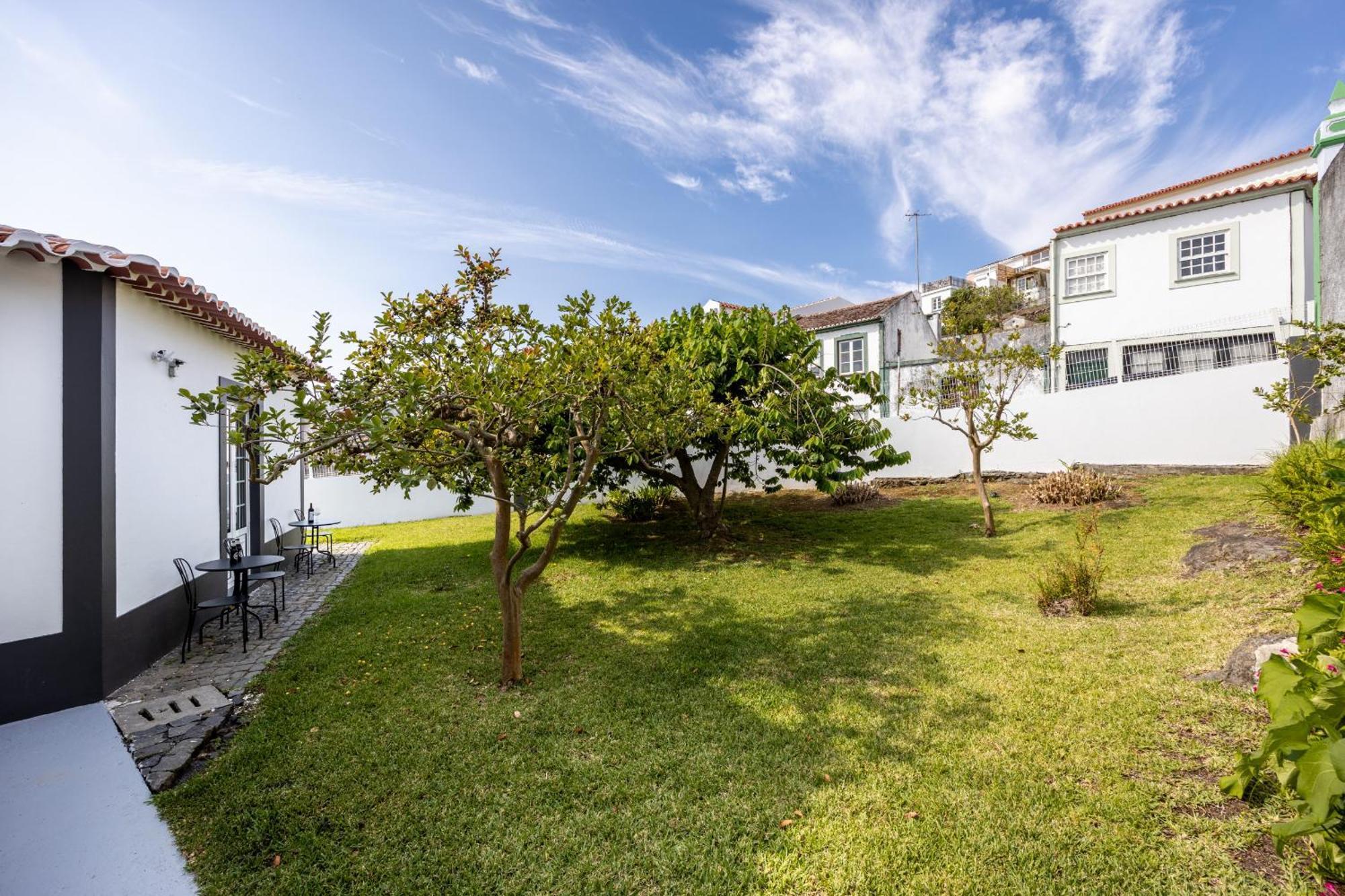 Angra Charming Suites By Seewest Angra do Heroismo Luaran gambar